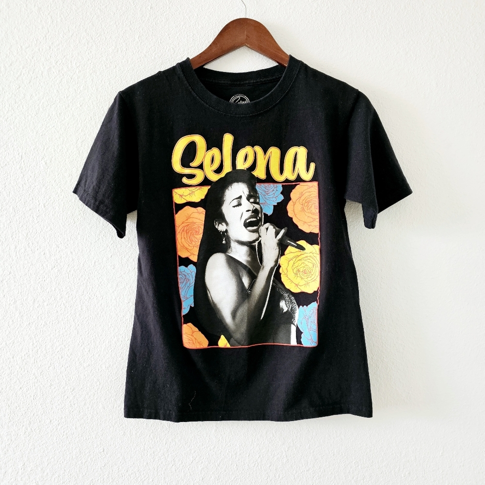 Selena graphic tee shirt size S black cotton